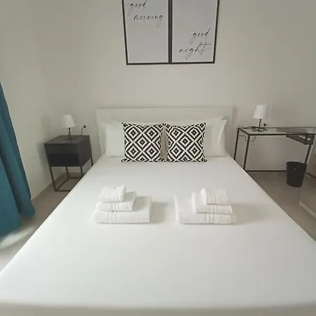 Chic Flat 6 Minutes Walking From The