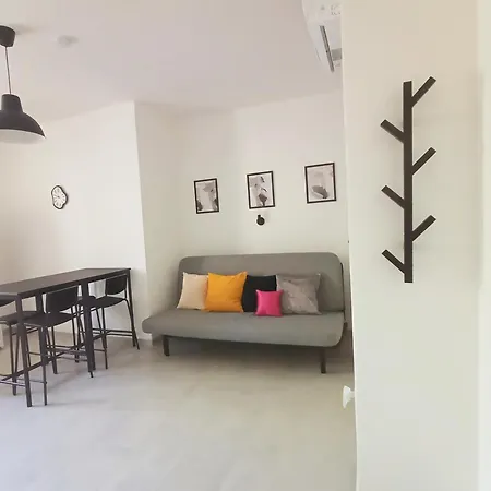 Chic Flat 6 Minutes Walking From The * La Caletta