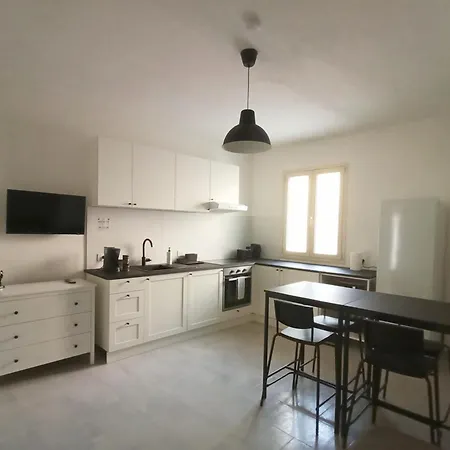 Chic Flat 6 Minutes Walking From The * La Caletta