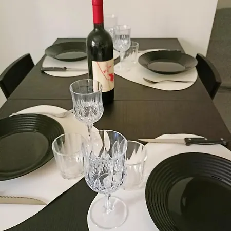 Chic Flat 6 Minutes Walking From The Lejlighed La Caletta