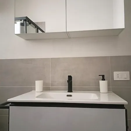Chic Flat 6 Minutes Walking From The *